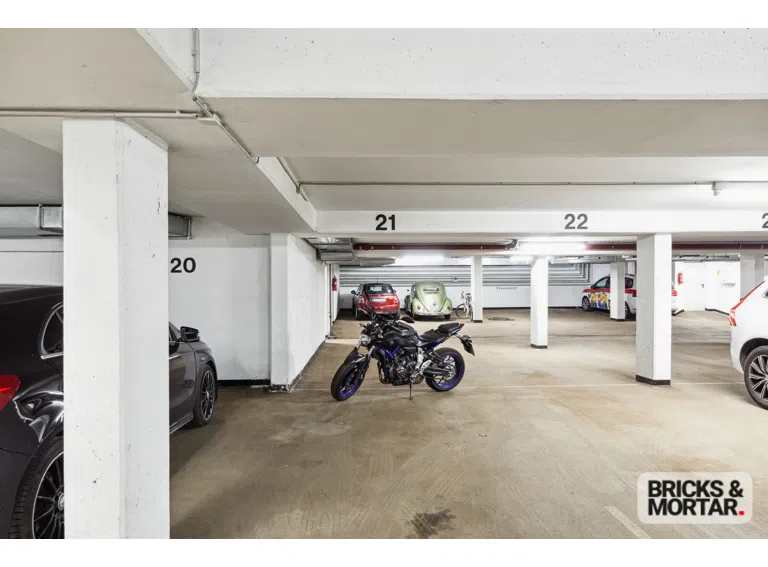 Tiefgaragenstellplatz