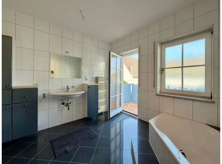 Badezimmer (OG)