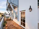 (KI-generiert) Beispiel: Balkon