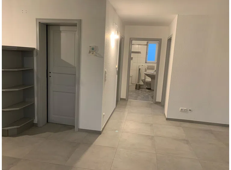 Flur und Zugang Abstellkammer
