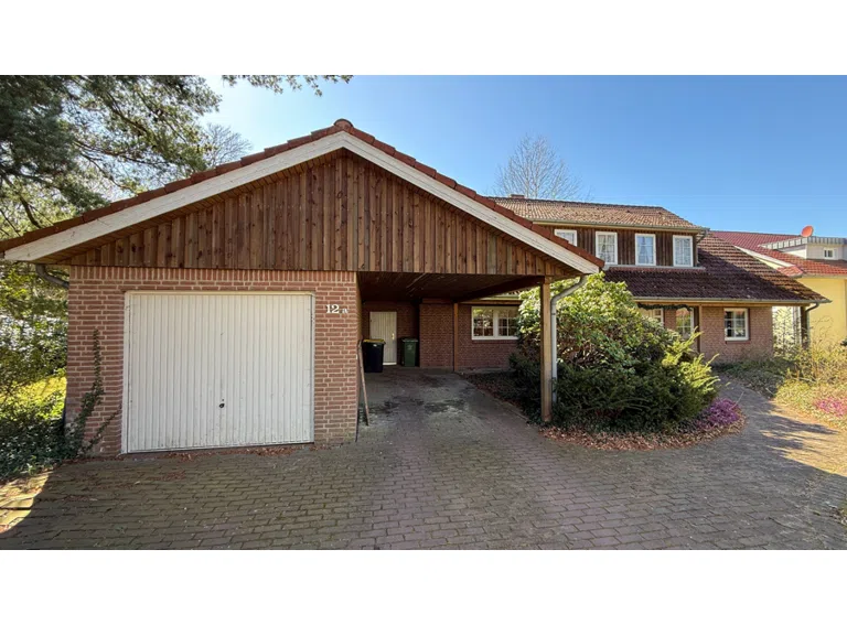 Garage/Carpot