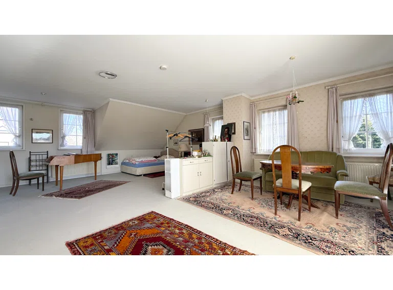 Schlafzimmer 5