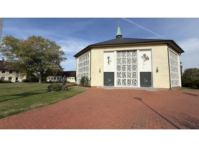 Kirche Frontansicht