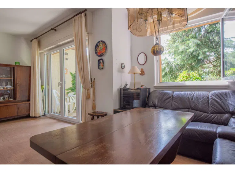 Blick ins Wohnzimmer