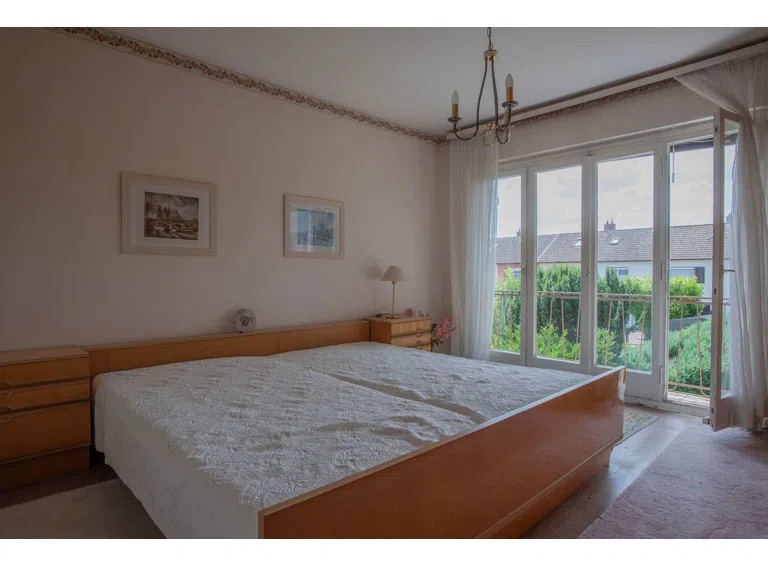 Blick ins Schlafzimmer OG