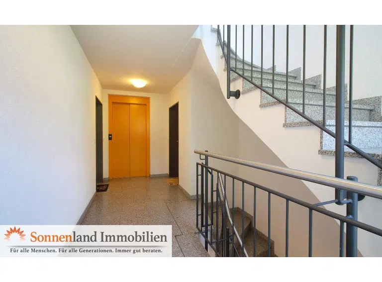 sauber und gepflegtes Treppenhaus