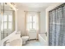 Badezimmer Hauptwohnung (KI-generiert)