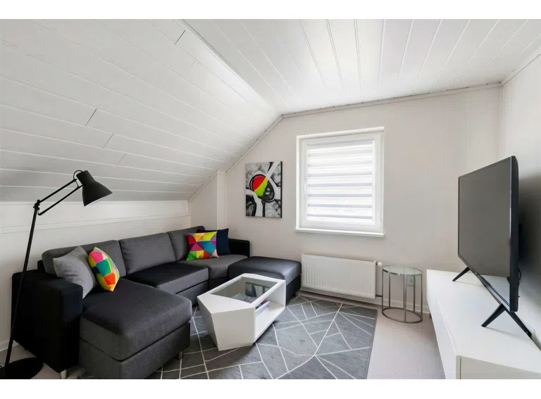 Wohnung Haus 2 - (KI generiert)