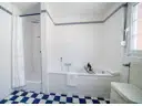 Badezimmer Ansicht 1