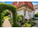 Weg zum Keller & Garten