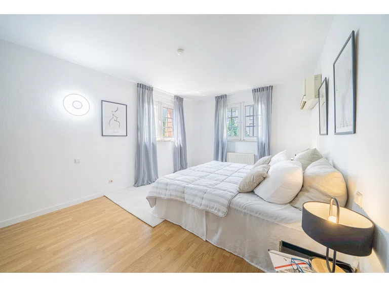 Schlafzimmer Ansicht 1