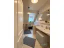 OG Bad mit Dusche und Wanne