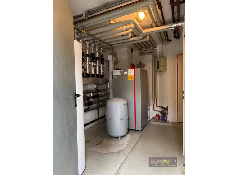 Keller Heizungsanlage Gastherme aus 2024