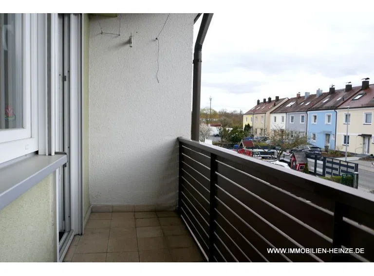 ..mit Balkon
