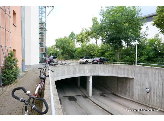 zur Tiefgarage