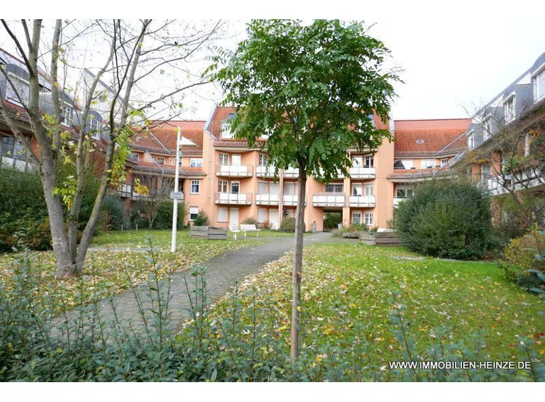 viele gepfl. Grünanlagen