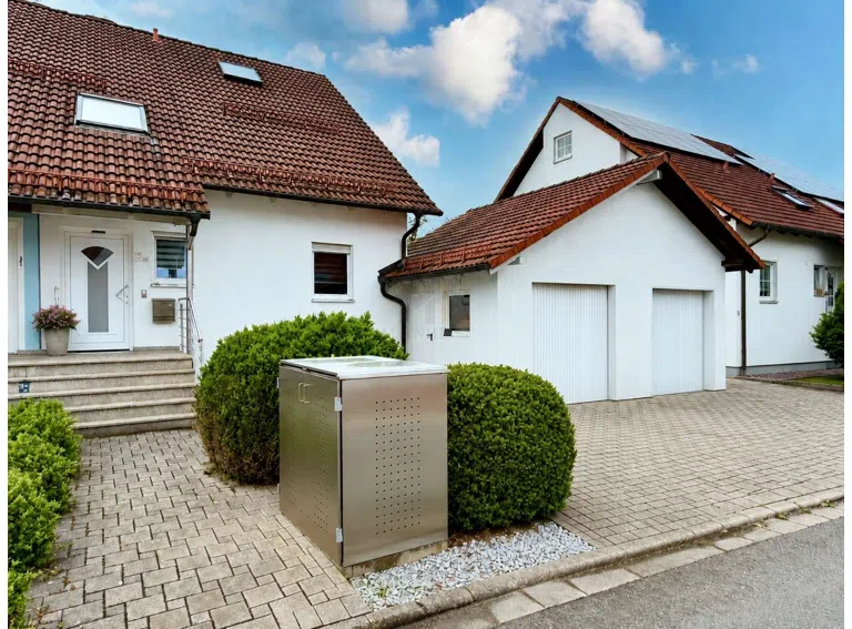 Straßenansicht / Zugang