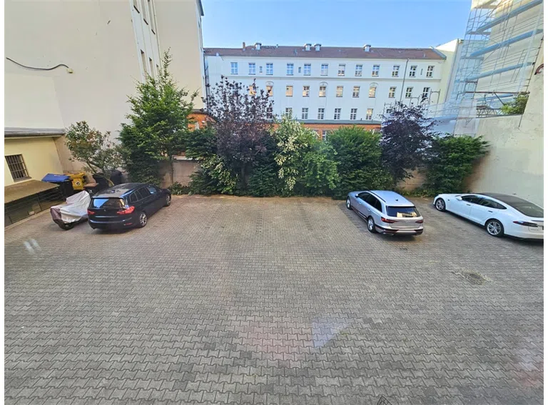 Nutzbare Stellplätze hinten