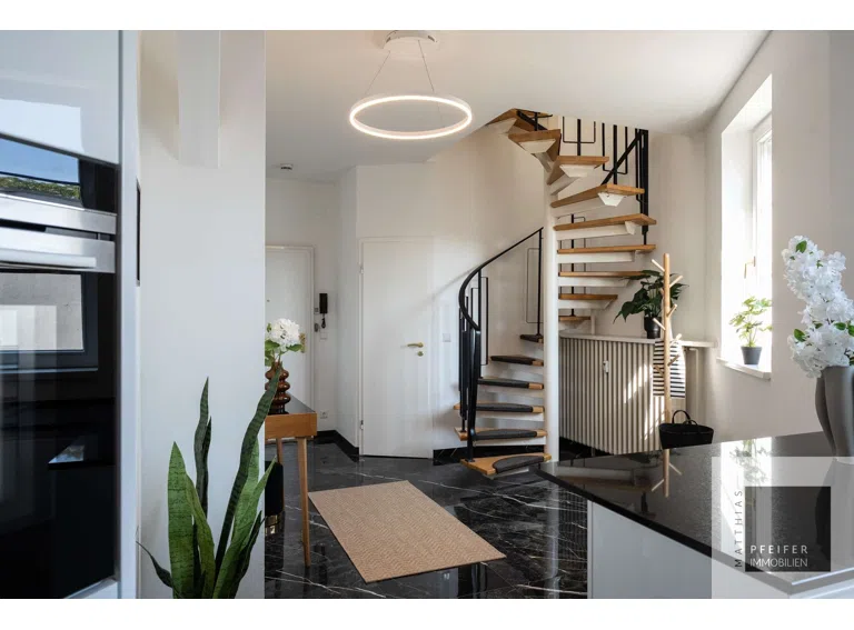 Eingang und Treppe
