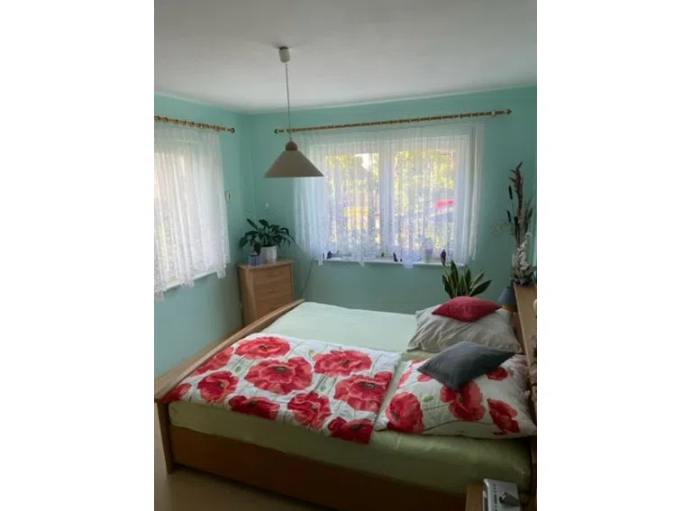Schlafzimmer 2 1