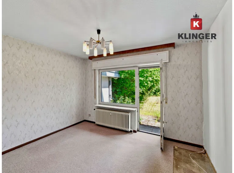 Weiteres Schlafzimmer mit Zugang zurm Außenbereich