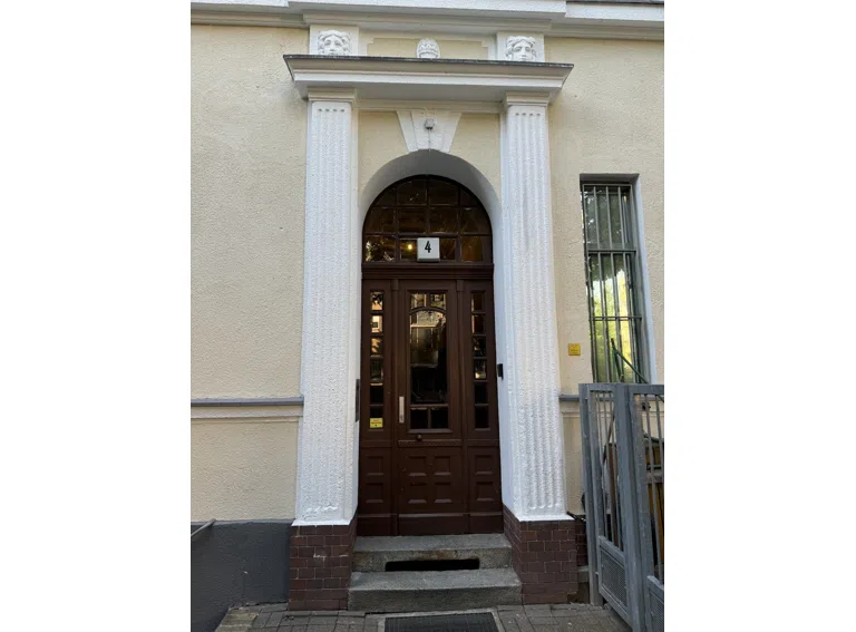 Die Nr. 4