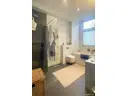 Bad mit Wanne und Dusche