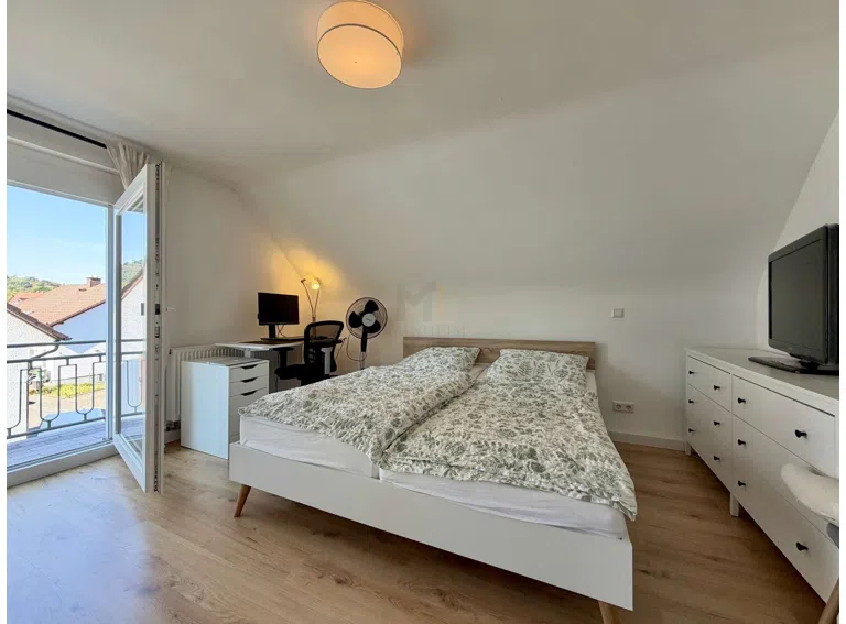 Schlafzimmer (DG)