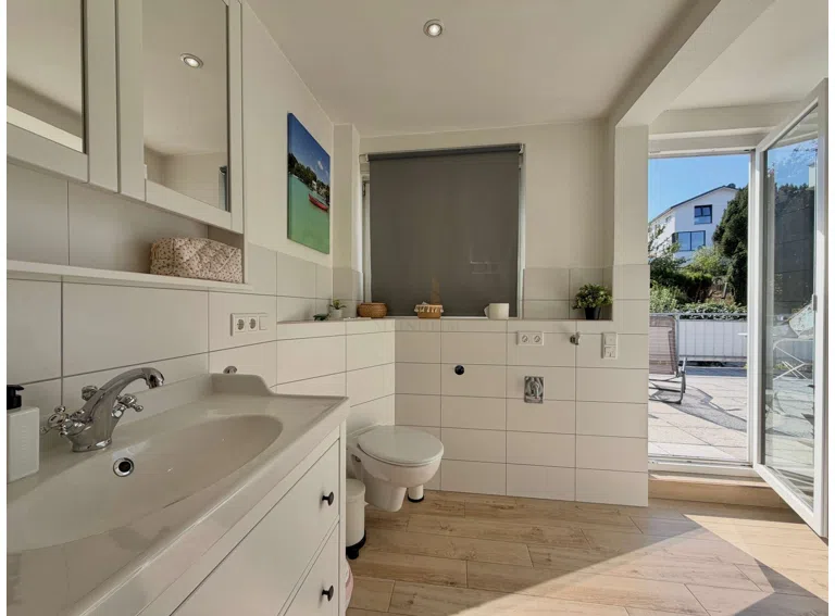 Badezimmer (DG)