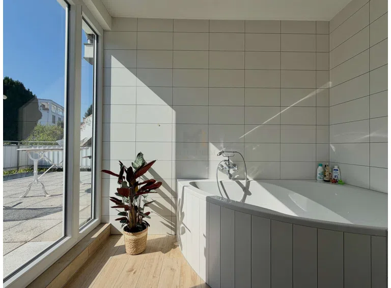 Badezimmer (DG)