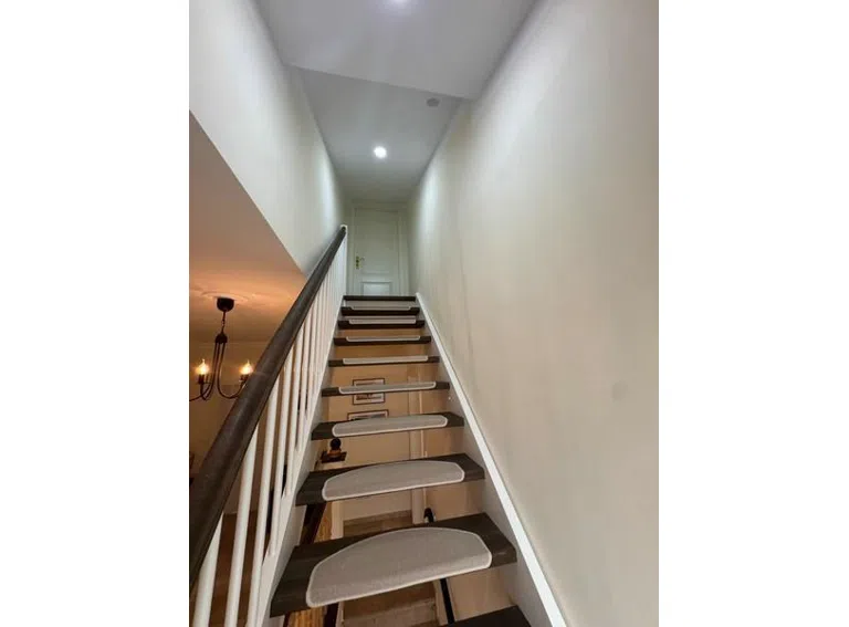 45 Treppe zum OG