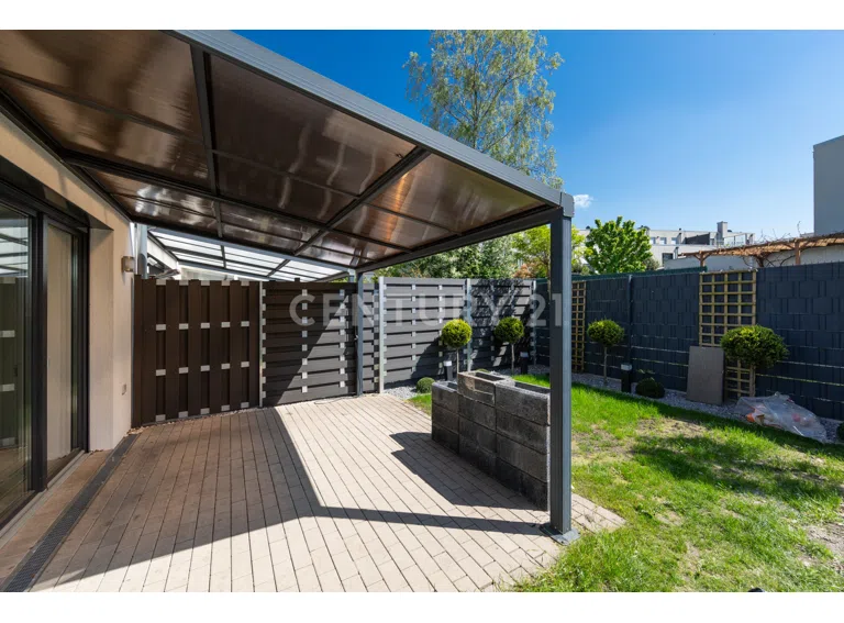 Überdachte Terrasse