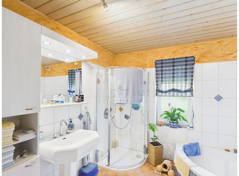 Badezimmer - Wohnung 1