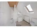 Haus 41 - 3. OG Tageslicht Wannenbad (KI-bearbeitet)