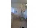 Dusche im Badezimmer oben