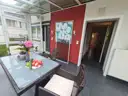 Blick aus dem Wintergarten zum Wohnzimmer