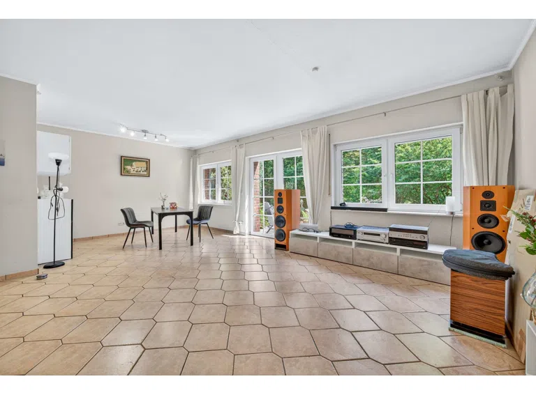 Wohnzimmer mit Essbereich Wohnung 2