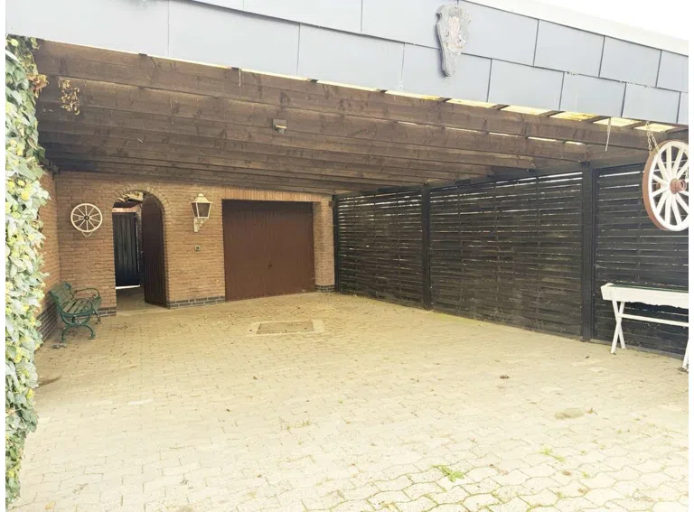 Garage und Carport