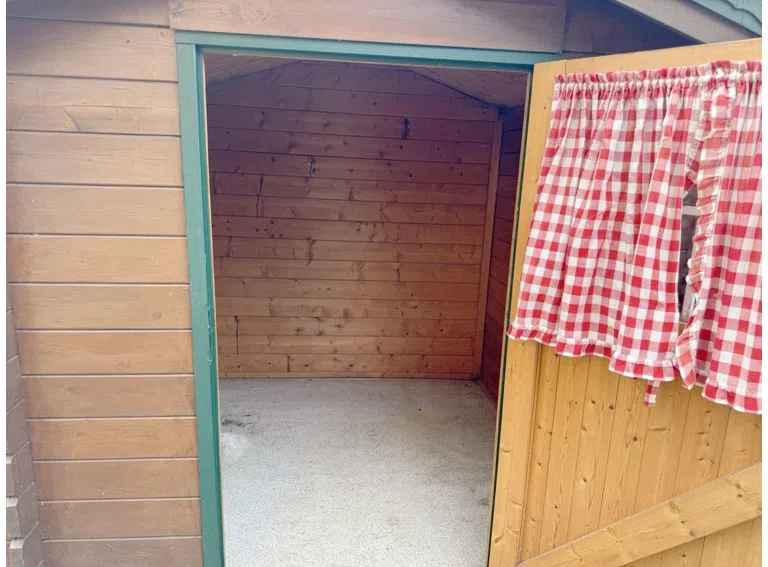 Gartenhütte als Abstellraum geeignet