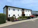 Gebäudeansicht von der Straße