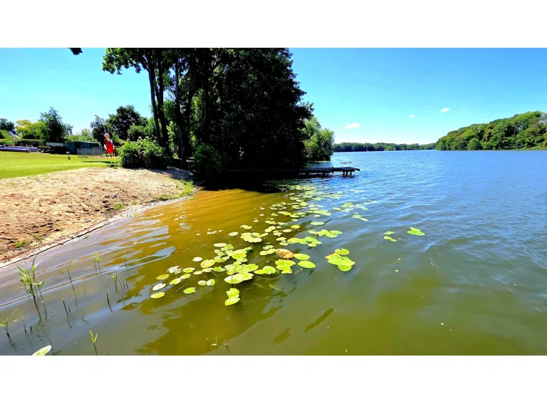 Cramoner See mit Blick auf Anleger