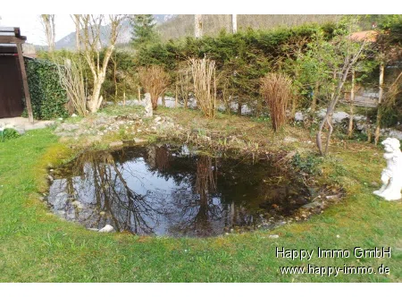 Garten mit einem Teich
