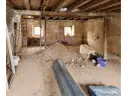 Innenansicht, Blick zu den rückwärtigen Fenstern
