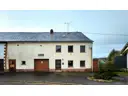 Frontansicht mit angebauter Garage