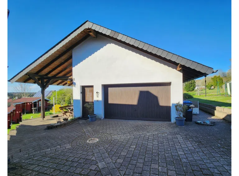 50 - Garage