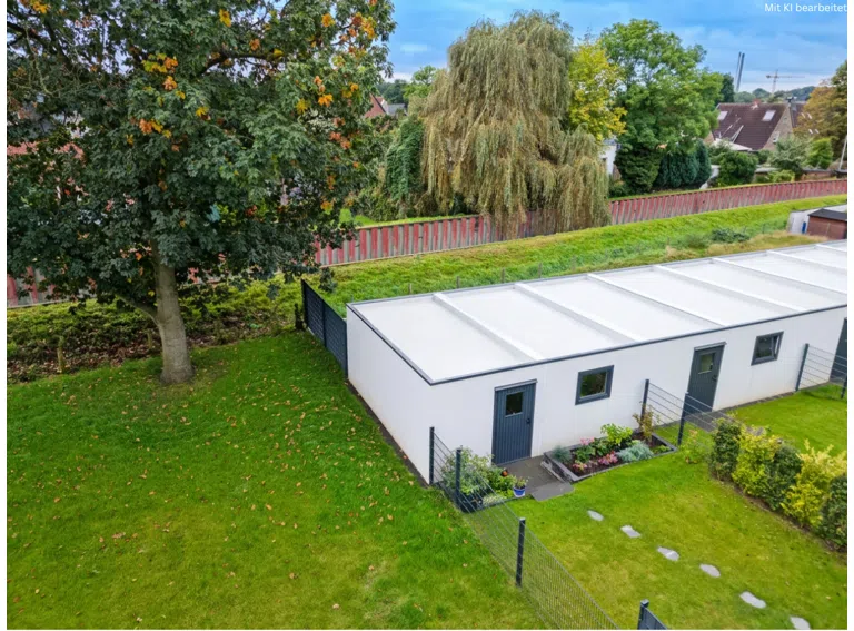 Hausrückseite mit Garten