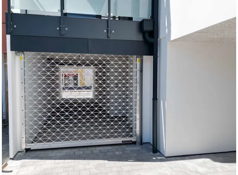 Zugang Carport
