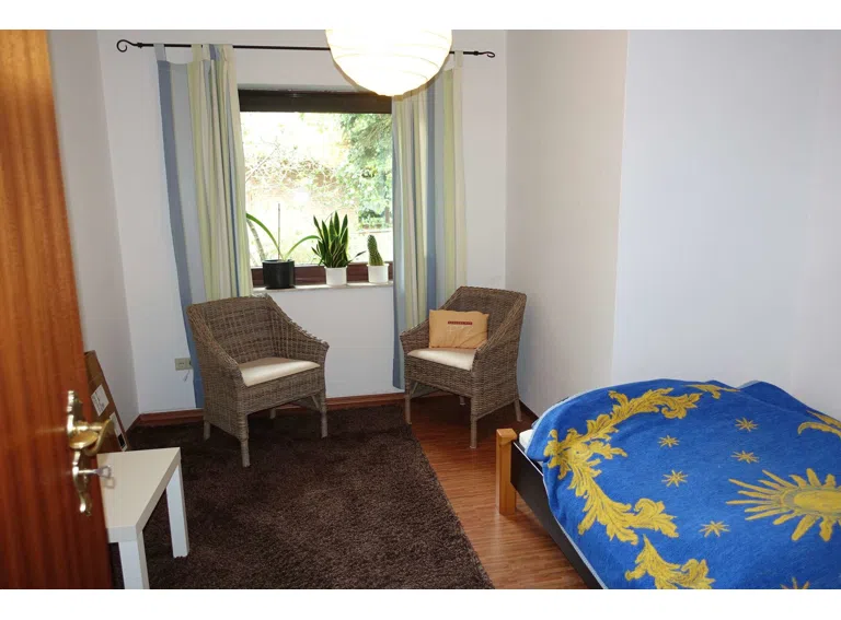 Schlafzimmer 1