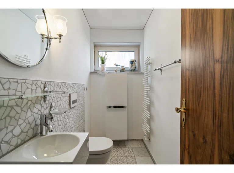 Gäste-WC - EG
