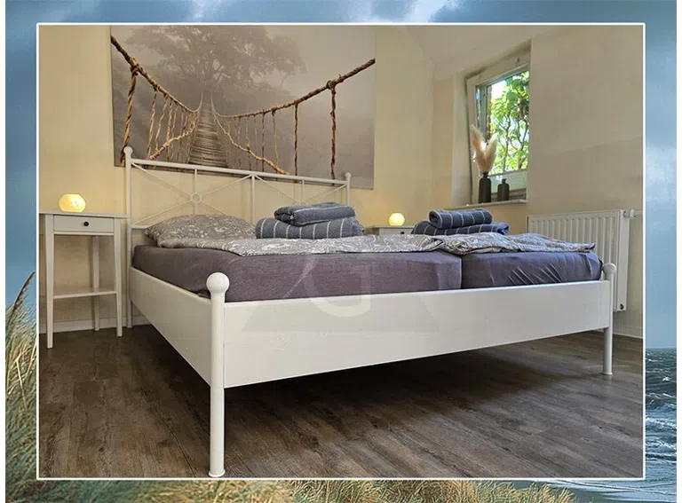 geräumiges Schlafzimmer